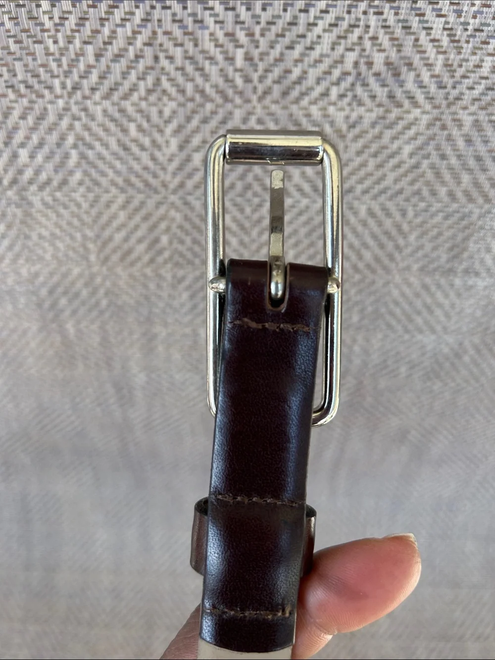 BANANA REPUBLIC women’s dark Brown Leather Belt with Silver Buckle. Size Small